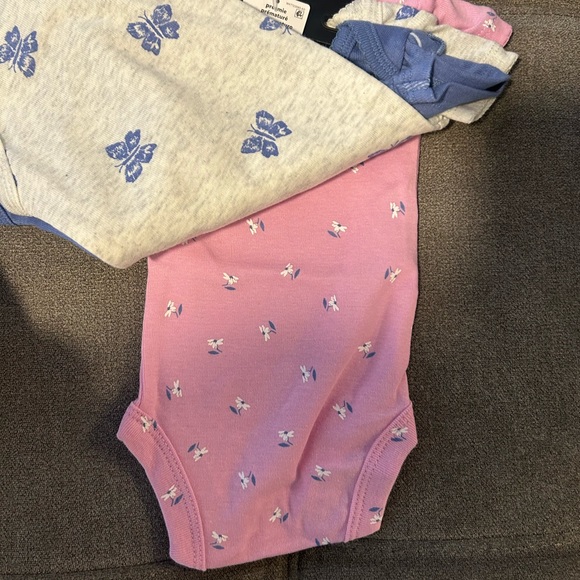 Adorable 3 piece onesie set- premise- nwt- blue/gray/pink - Picture 4 of 4